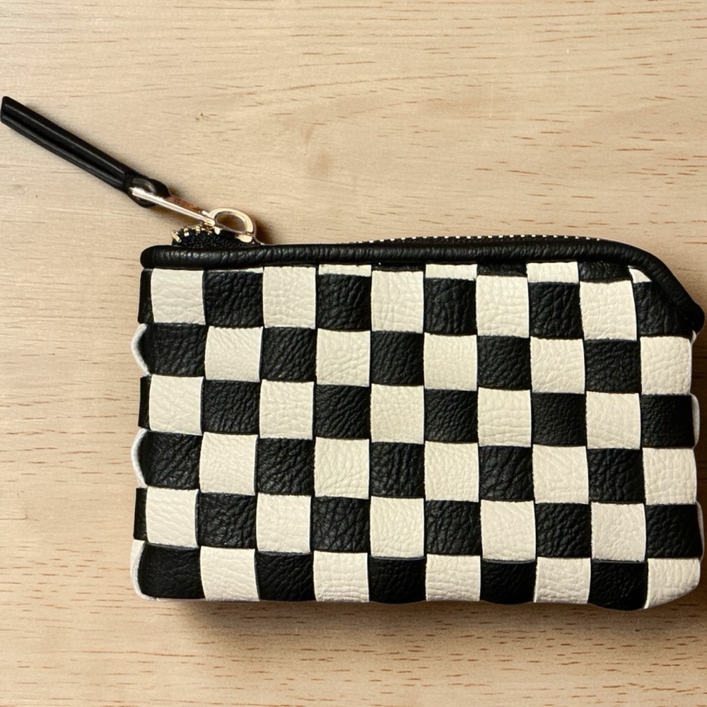 Universal Thread Black and White Checker Money Pouch with Detatchable Gold Chain - Picture 7 of 16